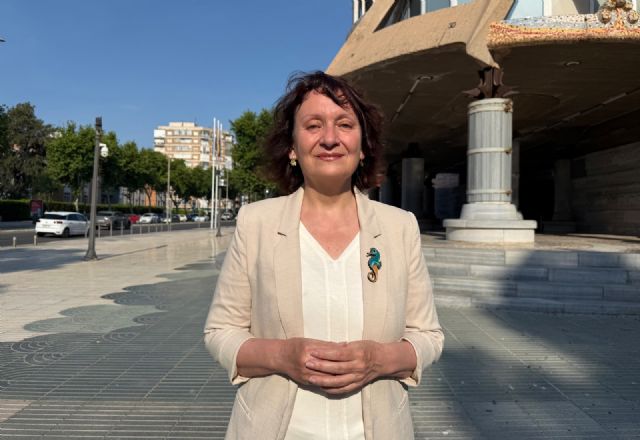 Podemos exige la dimisión de la consejera de Salud Isabel Ayala tras destaparse graves irregularidades en los cribados del cáncer de colon
