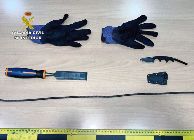 La Guardia Civil detiene a tres miembros de un experimentado grupo de 'cogoteros' con actividad delictiva en el Levante español