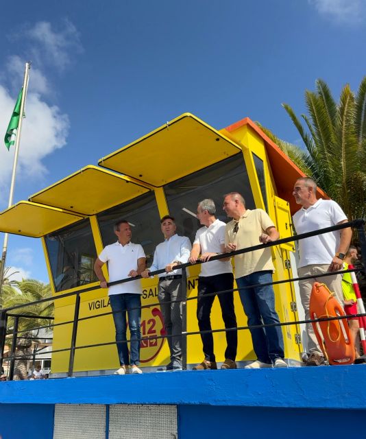 Más de 300 personas forman el dispositivo para reforzar la seguridad de los bañistas