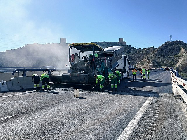 Transportes destina seis millones de euros a obras de emergencia para rehabilitar firmes de la red de carreteras del Estado en Murcia