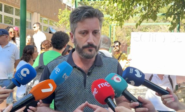 Oposiciones a Primaria: Podemos denuncia una estrategia del Gobierno regional para mantener a los docentes en la precariedad
