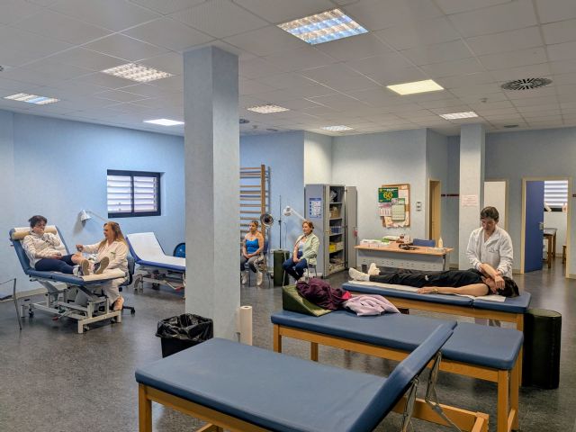 Casi 10.000 pacientes fueron atendidos por la Unidad de Fisioterapia del centro de Salud de Mazarrón el año pasado