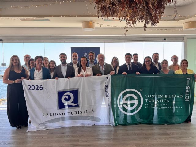 La Región de Murcia suma 50 Banderas Q de Calidad Turística y 48 S de Sostenibilidad en playas y puertos deportivos
