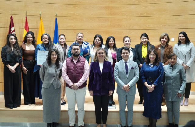 El Consulado de Ecuador en Murcia nombra `Embajadora del Consejo Violeta´ a la consejera de Política Social, Conchita Ruiz