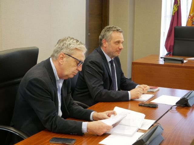 El PP denuncia que 'miente y atraca a los autónomos el mismo Gobierno socialista de la corrupción que enchufa a 'sobrinas' con el dinero de todos'