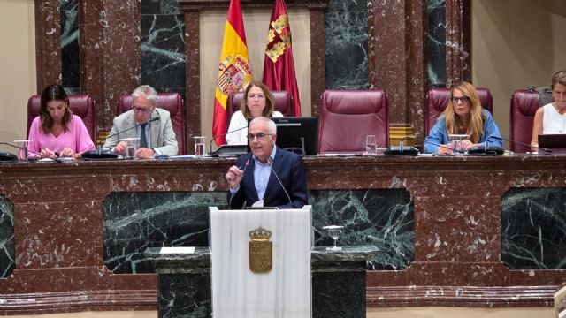 El PSOE denuncia que, con este decreto, el Gobierno de López Miras intenta ocultar que renuncia a los Presupuestos de 2026