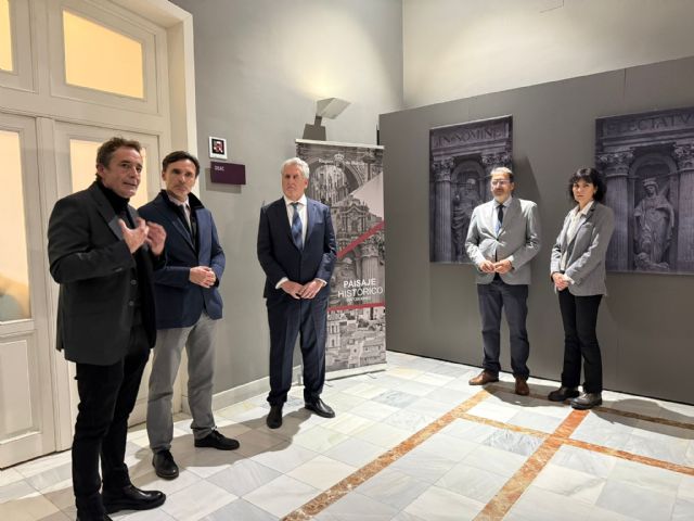 La exposición 'Miradas del paisaje' muestra el valor del detalle arquitectónico urbano