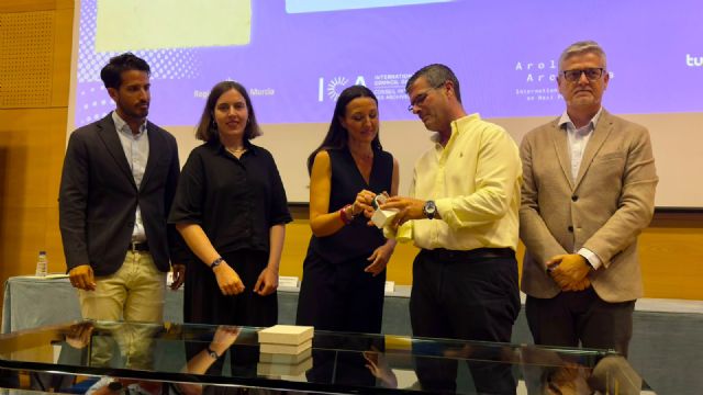 La familia de Blas Martínez recupera 82 años después un reloj confiscado por los nazis en un campo de concentración
