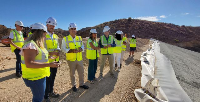La restauración ambiental de San Cristóbal en Mazarrón alcanza el 70 por ciento de ejecución y afronta su fase más decisiva con el sellado