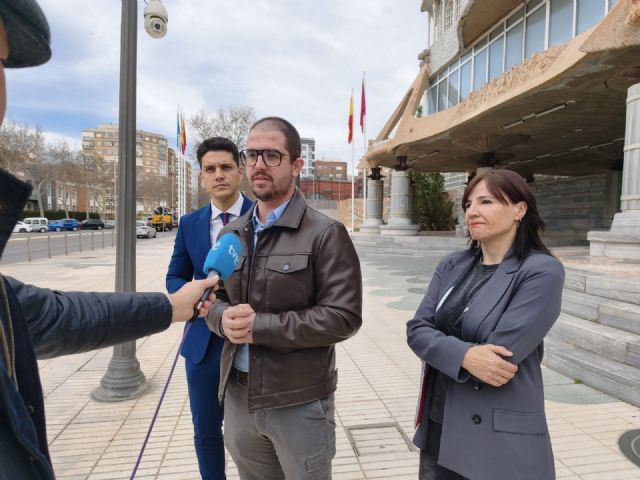 PP y Vox impiden que se debata en la Asamblea una moción del PSOE para que los jóvenes menores de 36 a&ntilde;os paguen menos en la declaración de la renta