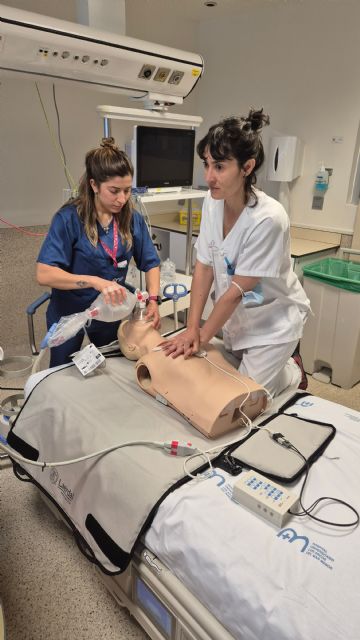 Los Arcos forma a cerca de 800 profesionales del hospital para actuar en los primeros minutos de una parada cardiorrespiratoria