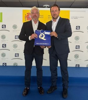 Mazarrón recibe 7 banderas Q de Calidad y 11 banderas S de Sostenibilidad Turística