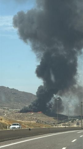 Incendio producido en la N-332, dirección Mazarrón - Águilas