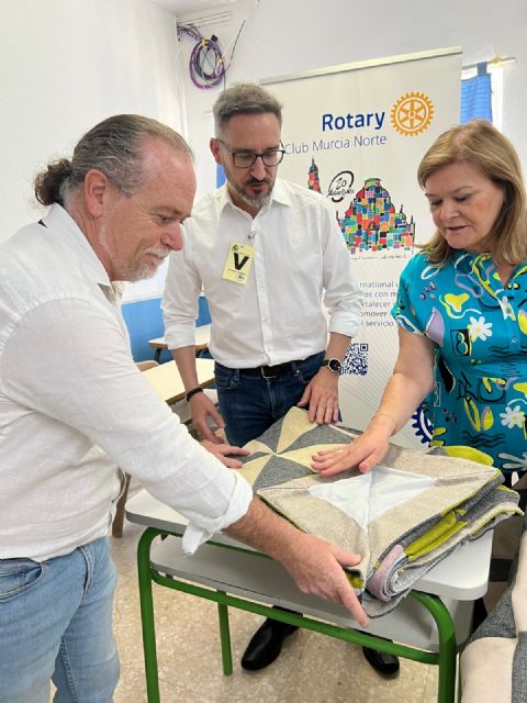 Colchas solidarias: costura, inclusión y salud mental en el Centro Penitenciario Murcia