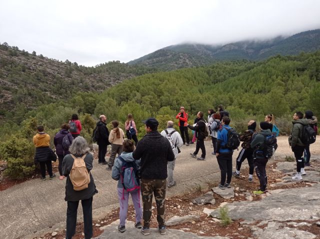 La Consejería de Medio Ambiente impulsa nuevas actividades de voluntariado ambiental en el Parque Regional Sierra de El Carche