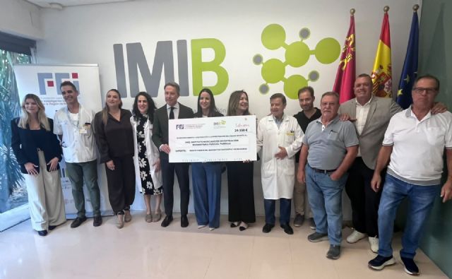 El IMIB Pascual Parrilla recibe una donación de 29.000 euros de familias de Lorca para la investigación contra el cáncer infantil
