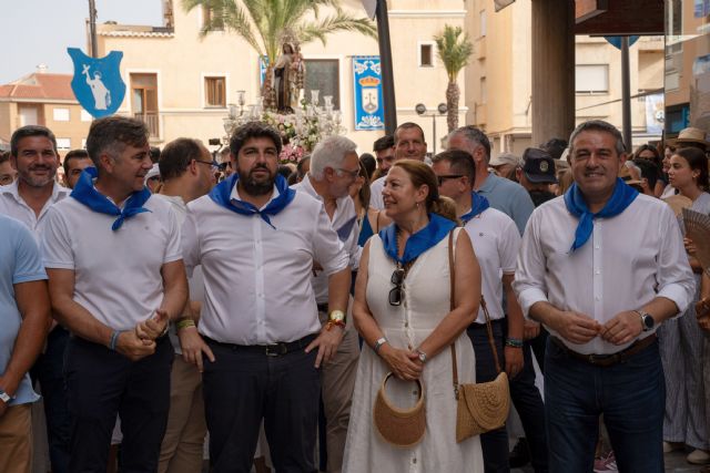 López Miras participa en la romería de la Virgen del Carmen en San Pedro del Pinatar y destaca la tradición marinera de la Región
