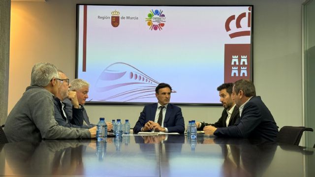 El Gobierno regional vuelve a exigir a Adif explicaciones sobre la seguridad de la línea ferroviaria Murcia-Madrid