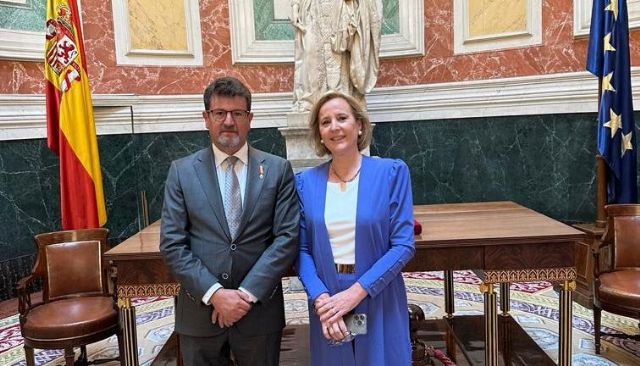 VOX solicita la comparecencia del ministro Planas en el Congreso por negar el uso del insecticida Movento frente a la plaga de pulgón