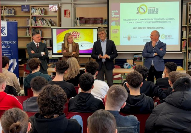 La Comunidad celebra la 'Global Money Week' ense&ntilde;ando a 75 escolares a elaborar y manejar un presupuesto o a evitar estafas en Internet