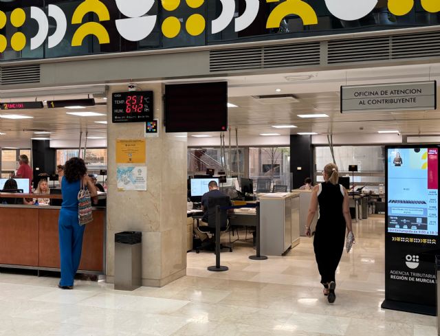 La Agencia Tributaria Regional elabora un manual para facilitar la incorporación del personal de nuevo ingreso en sus 36 oficinas