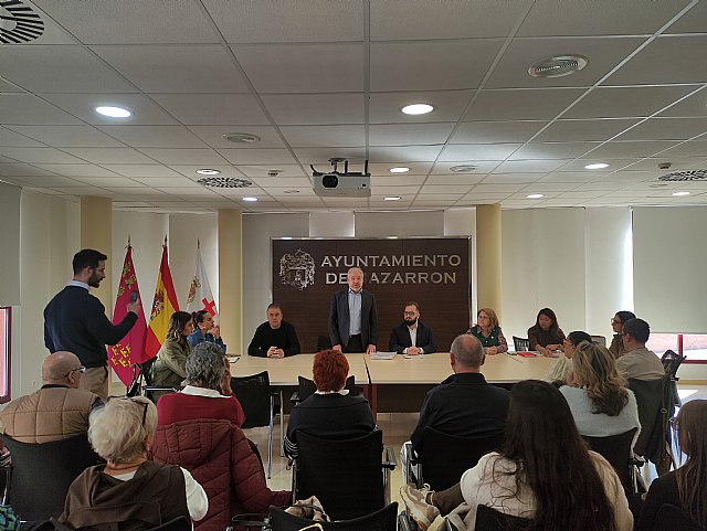 El alcalde reúne a las asociaciones de Mazarrón para impulsar la recogida de firmas en defensa de las urgencias 24 horas en Puerto de Mazarrón