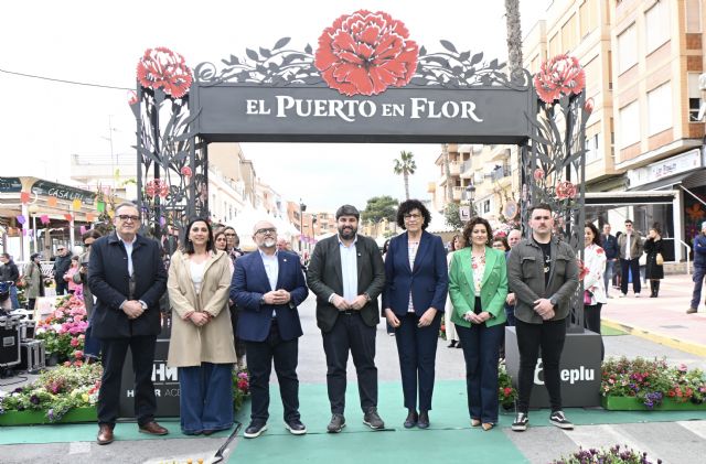 López Miras destaca que la Región de Murcia exportó en 2025 casi 8.000 toneladas de flor cortada y planta ornamental