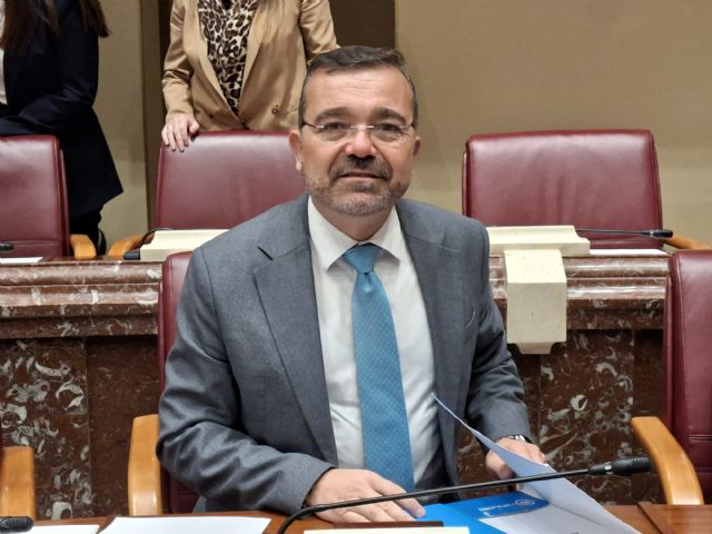 Albaladejo: 'Sánchez llega tarde, 20 días después de que se iniciara la guerra, y mal, tras un espectáculo bochornoso de su Gobierno que debería llevar a elecciones'