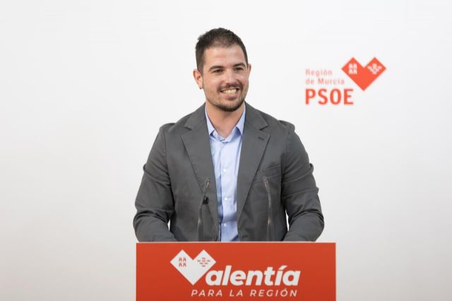 Miguel Ortega: 'PP y Vox siguen con el show y ceden la solución a los problemas de la Región a los pactos que se fraguan en Madrid'