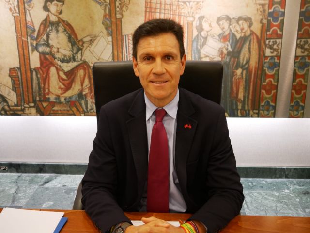 El PP pregunta a Lucas 'qué lecciones pretende dar sobre gestión de las emergencias si permite que los vehículos de la Guardia Civil se caigan a pedazos'