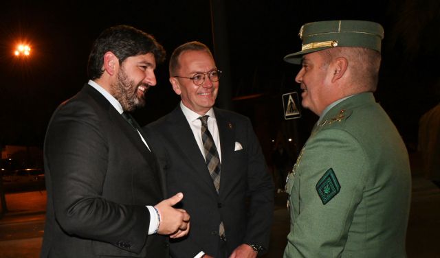 López Miras asiste al concierto por el 30 aniversario de la participación de la Legión como escolta del Cristo del Rescate de Lorca