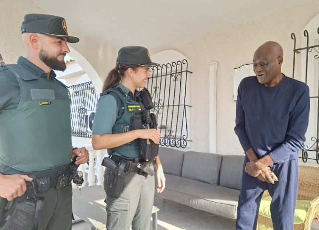 La Guardia Civil rescata a un septuagenario que estuvo tres días aturdido dentro de su casa de Mazarrón