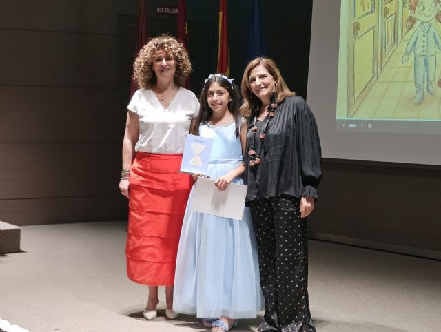 Entregados los premios del certamen de relatos de aulas hospitalarias ´En mi verso soy libre´