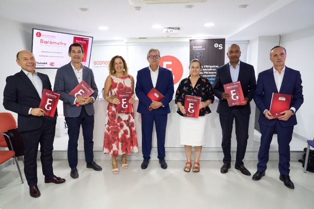 La colaboración entre instituciones educativas y empresas es clave para adaptar la formación al mercado laboral