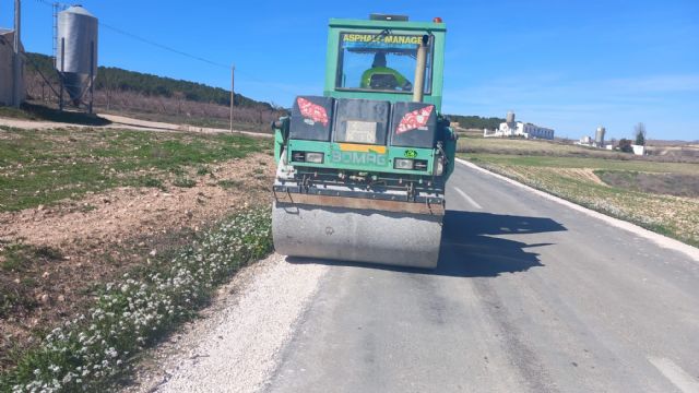 Fomento mejora el firme de la carretera que une las pedanías caravaque&ntilde;as de Singla y La Almudema con una inversión de 90.000 euros