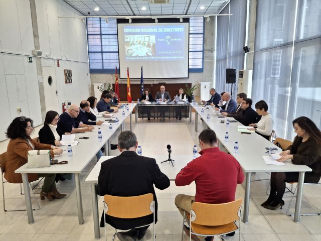 El consejero preside la Comisión Regional de directores de Infantil y Primaria y de Secundaria