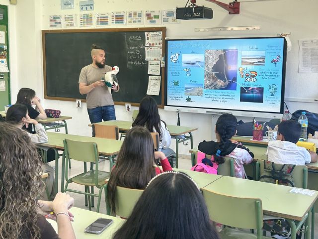 El Aula del Mar Menor acerca a más de 2.400 escolares los valores ambientales y sociales de este ecosistema