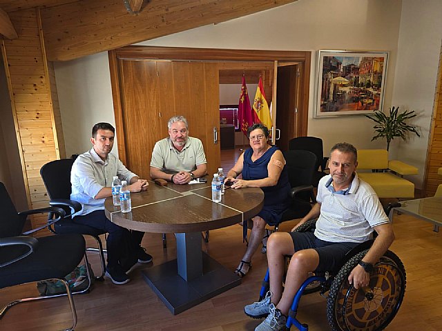 Mazarrón avanza hacia la mejora de la accesibilidad tras un primer encuentro con FAMDIF COCEMFE Murcia
