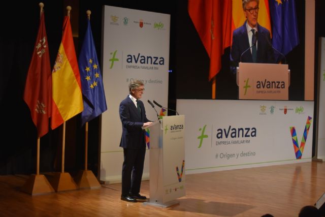 Las empresas familiares murcianas afrontan la sucesión con talento, gestión profesional y visión a largo plazo