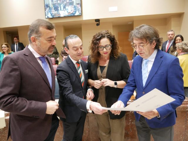 El PP destaca que 'la apuesta de López Miras por el turismo como motor económico ayuda a que autónomos y empresas sigan adelante frente a la asfixia de Sánchez'