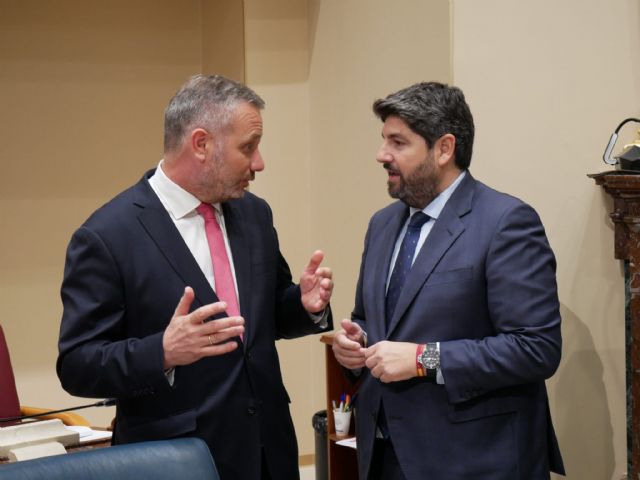Segado: 'Es el momento de elegir: o P.S. y su corrupción y sus cloacas, o el modelo serio, honesto, transparente y de crecimiento económico de López Miras'