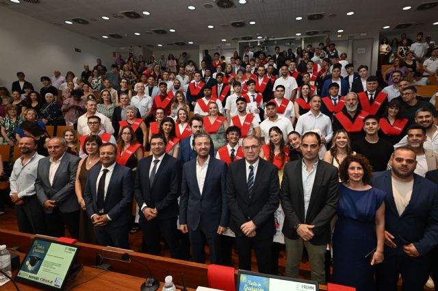 Los nuevos graduados del CIFP Arsenio Sánchez FREMM elevan la FP Dual, alzándola al primer nivel