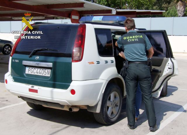 La Guardia Civil detiene a un experimentado delincuente que robó mediante tirón una cadena de plata