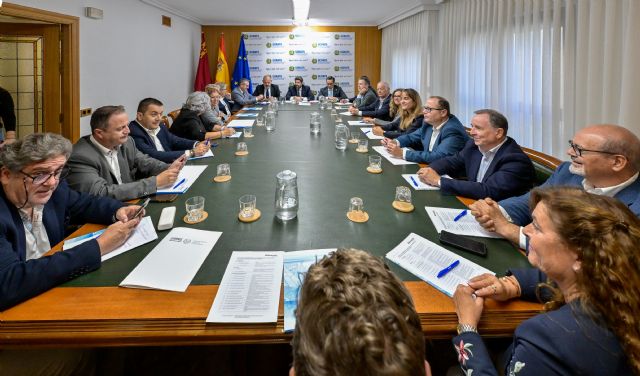López Miras, regantes y colegios profesionales hacen frente común para exigir que se acelere la reparación del trasvase Tajo-Segura