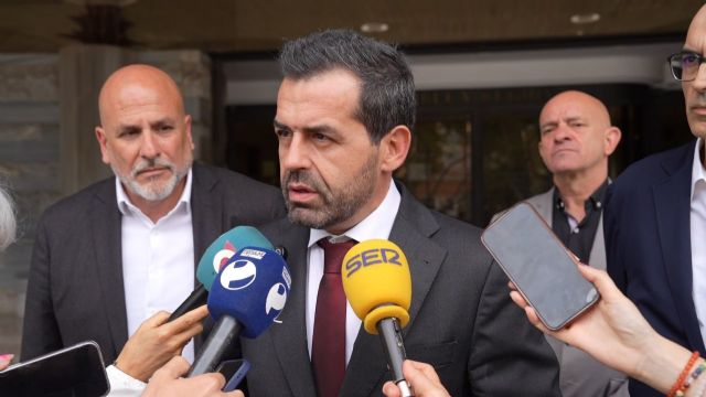 VOX denuncia la arbitrariedad de la Mesa de la Asamblea al bloquear sus iniciativas con “prioridad nacional”