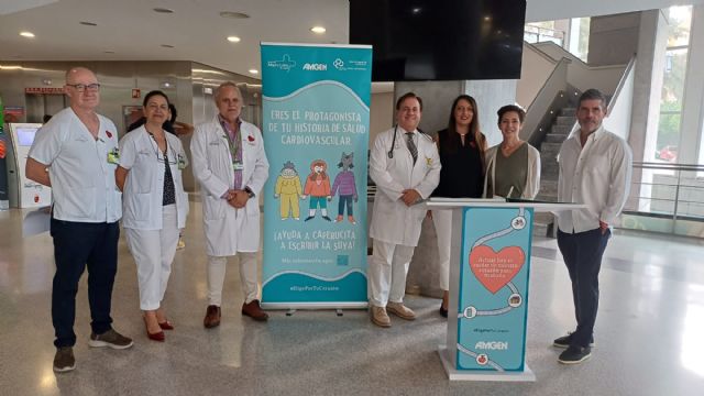Un libro interactivo de gran formato promueve la salud cardiovascular en el Reina Sofía