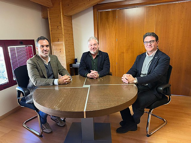 El alcalde respalda un proyecto de excelencia social y sanitaria que beneficiará directamente a Mazarrón en el Hospital Santa Lucía de Cartagena