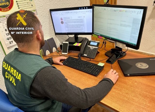 La Guardia Civil investiga a cinco personas por estafar más de 36.000 euros a dos empresas hortofrutícolas de Mazarrón y Níjar
